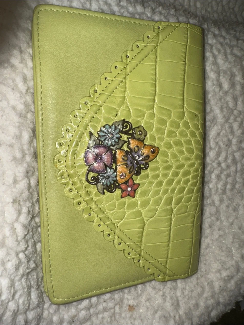 Brighton magnetic closure clutch butterfly